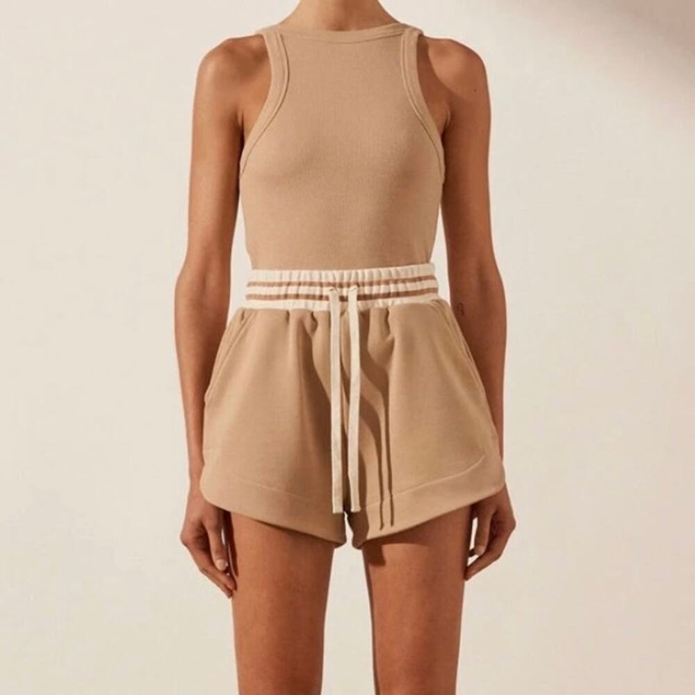 Shona Joy SJ CURVED HEM SHORT – TANS